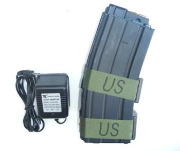 CARICATORE ELETTRICO NERO M4/M16 800BB ROYAL